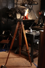 projecteur sur pied de geometre